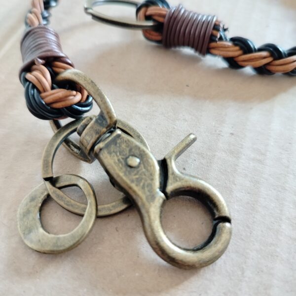 Portachiavi “Cueros” unisex colorato in vera pelle - Collezione Vintage Style - immagine 4